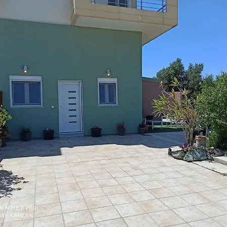 4 Seasons House *